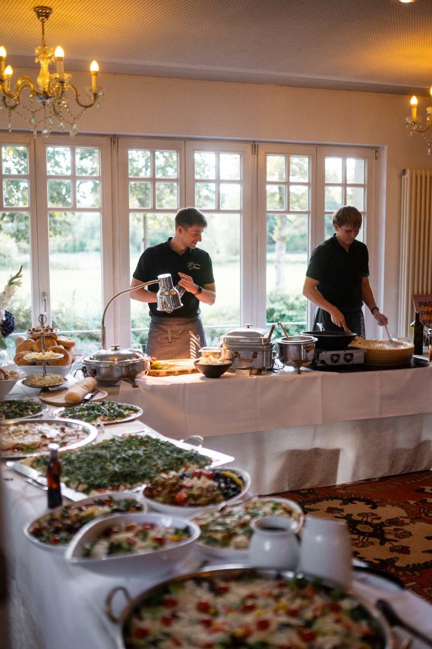 Hochzeitsbuffet im Ricordo – exklusive Location in Lüdinghausen mit stilvollem Ambiente und regionalen Spezialitäten.